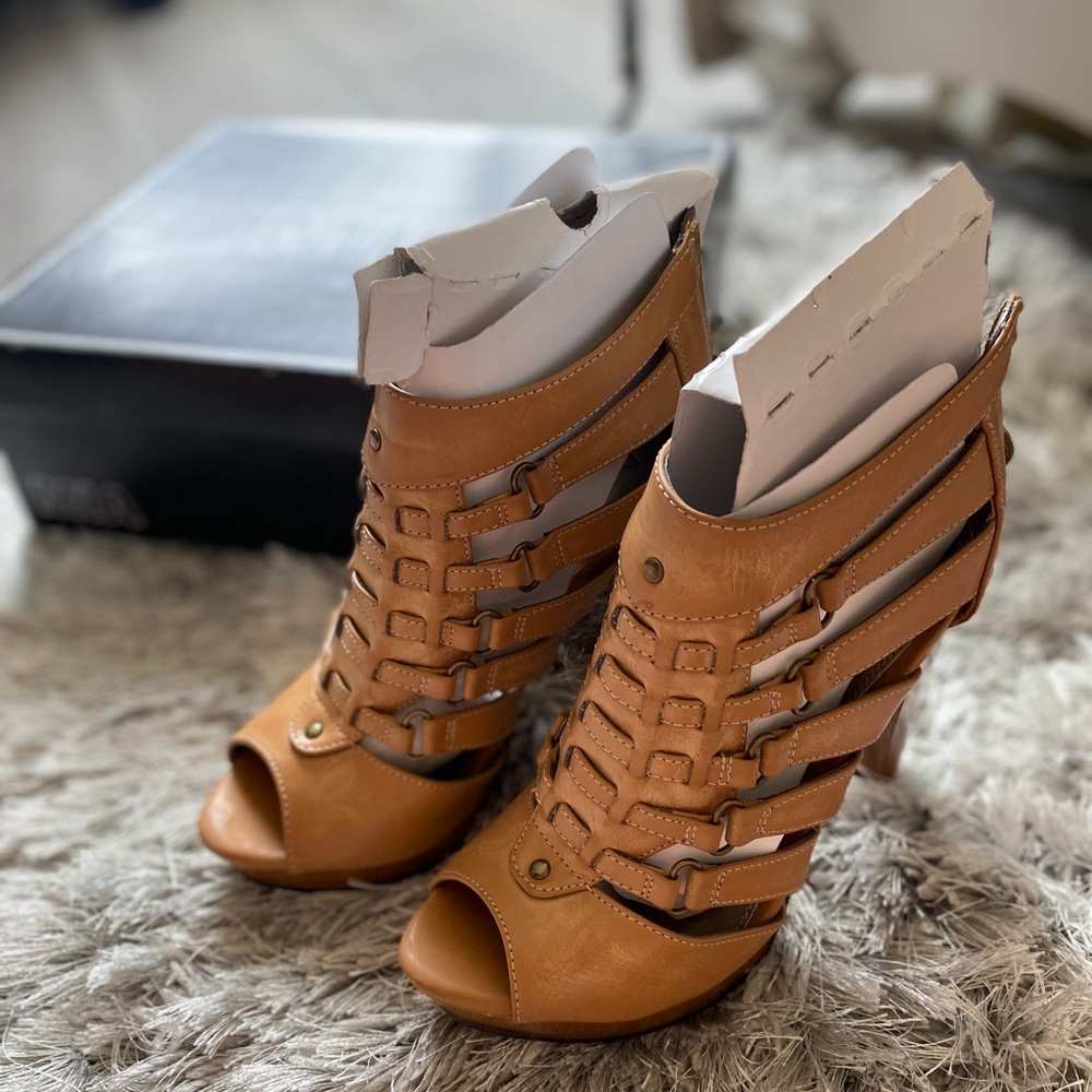 Tan heels